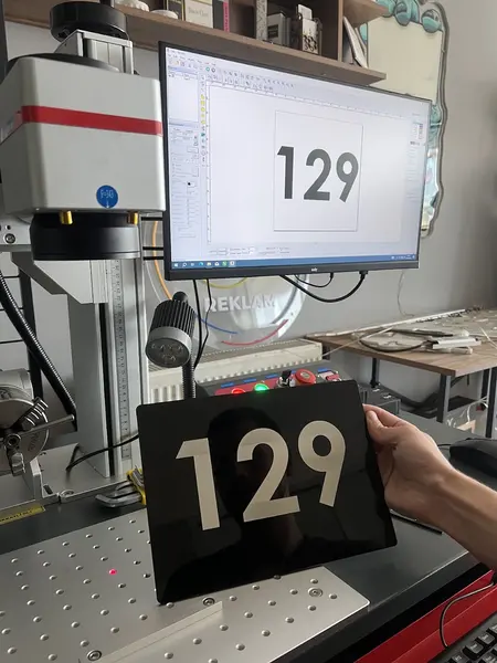 Pleksi Logo Tabela ve Harf Kesim örnek uygulama fotoğrafı 11