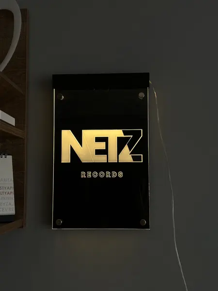 Pleksi Logo Tabela ve Harf Kesim örnek uygulama fotoğrafı 39